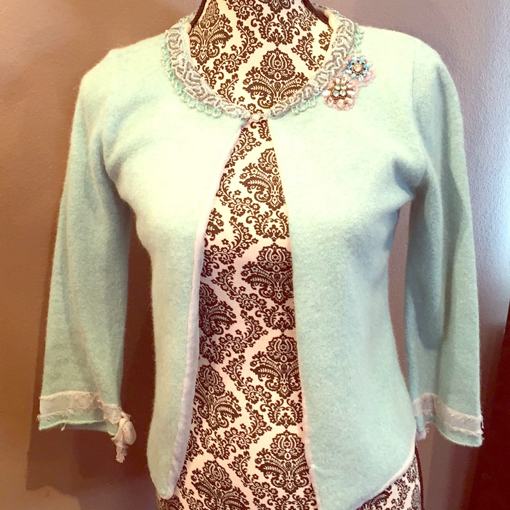 Winter Wonder!!  Chic and cool jewel-neck cardi!